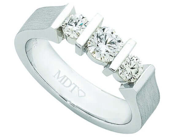 White Gold Three Stone Round Diamond Ring C970.