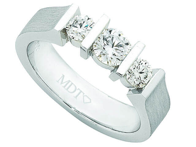 White Gold Three Stone Round Diamond Ring C970.