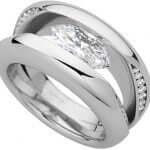 A Marquessa ring with an oval cut diamond, perfect for a 2010 Award Entrant looking for elegance and sophistication.