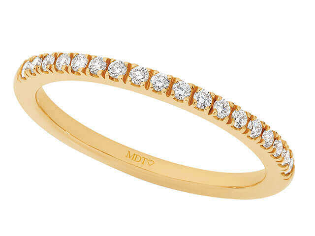 Yellow gold claw set diamond wedding ring with 18 x .01ct round diamonds C571