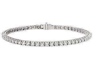 A sparkling claw set diamond tennis bracelet C926 complemented by white gold.