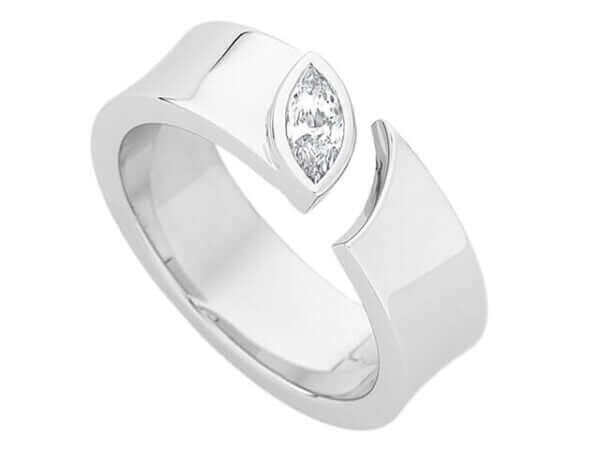 An 18ct White Gold Concave Bezel Set Diamond Ring C304 made of 18ct white gold.