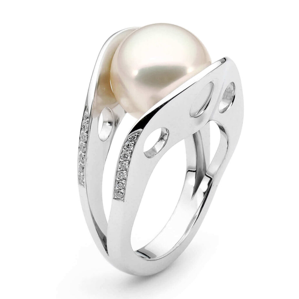 Aphrodite- 2012 Jewellery Award Entrant, this white pearl and diamond ring embodies the elegance of Aphrodite.