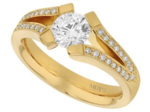 A stunning yellow gold engagement ring featuring an oval cut diamond on a split band.