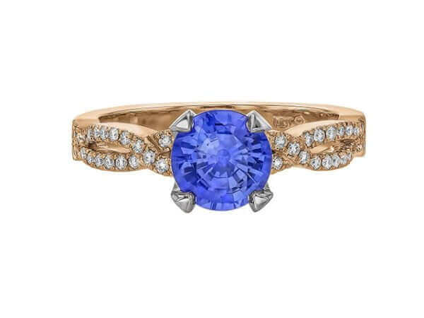 Sapphire diamond ring in gold setting