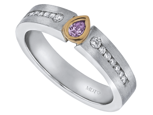 pear pink diamond ring with rose gold bezel setting and side diamonds c1043
