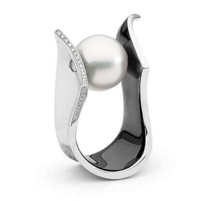 Jewellery design award winner Venus winner pearl catagory