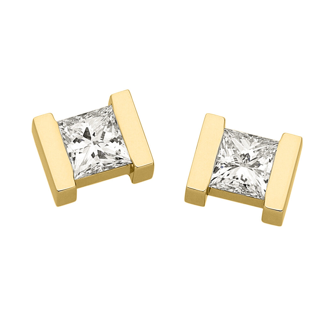 Bar Set Princess Cut Diamond Studs in Yellow Gold C903