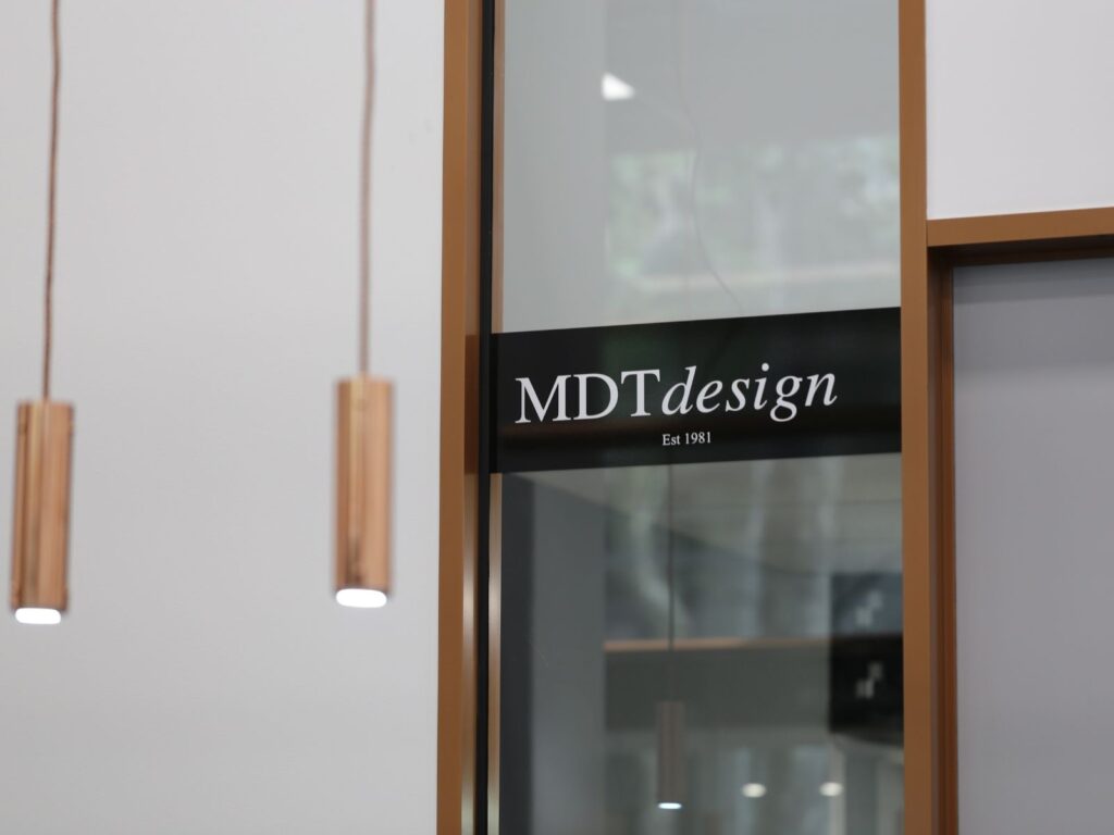 Jewellery boutique viewing windows in which you can view the on location jewellery workshop, MDT DESIGN branded window