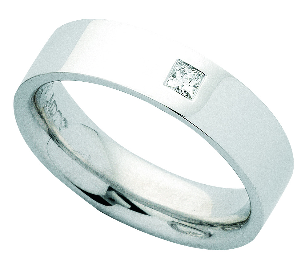 18ct white gold flat band with one hammer set princess cut diamond