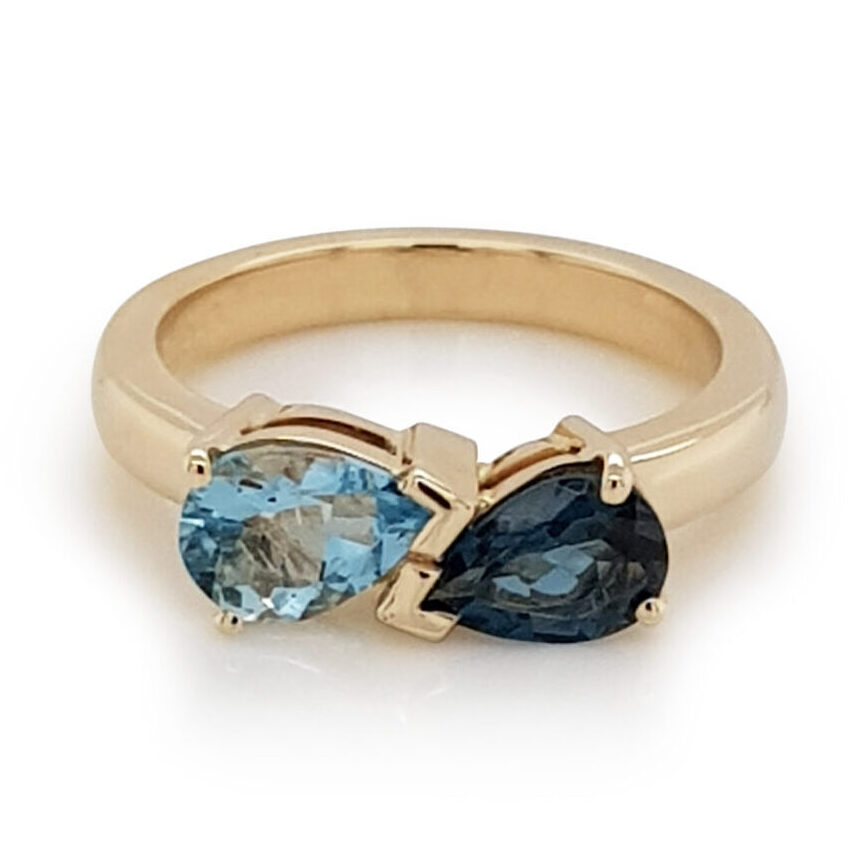 Custom Toi et Moi Sapphire Engagement Ring